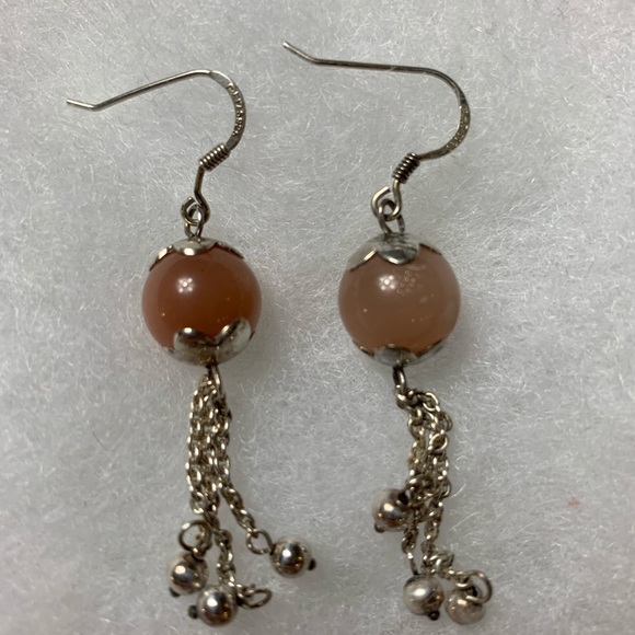 Sterling silver with pink bead detail earring - Picture 2 of 2